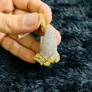 Gold Finish Religious Praying Hand Pendant Chain